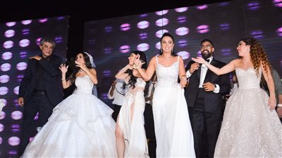 الراقصة دينا تحيي حفل زفاف شقيقة رنا رئيس