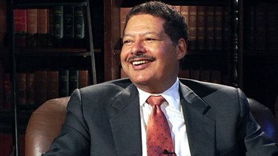 ذكرى وفاة أحمد زويل.. محطات في حياة صاحب 