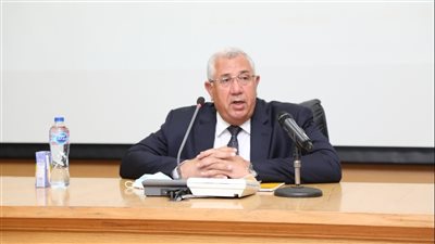  وزير الزراعة ومحافظ الأقصر يتفقدان مركز الابتكار ونقل المعرفة 