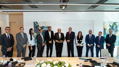 موانئ دبي العالمية ومجموعة 