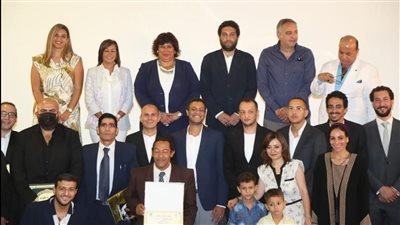 وزيرة الثقافة تكرم صناع فيلم ريش الفائز بجائزة أسبوع النقاد من مهرجان كان