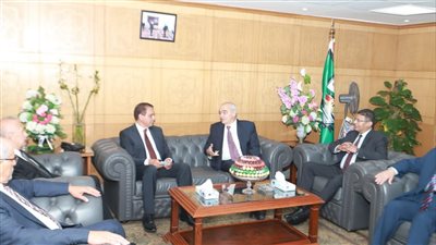 وزير شئون المجالس النيابية يلتقي رئيس هيئة قضايا الدولة 