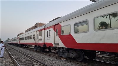 عودة حركة القطارات بعد توقفها بسبب انفصال 3 عربات بالقطار الروسي في سوهاج