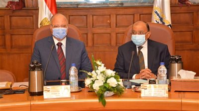 وزير التنمية يعقد اجتماعًا مع محافظ القاهرة ونوابه ورؤساء الأحياء