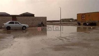 سقوط أمطار غزيرة على حلايب جنوب البحر الأحمر.. والأهالى يحتفلون (صور)