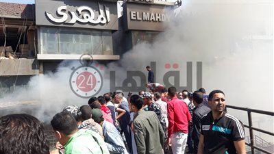 إصابة 10 بالاختناق بسبب الدخان الكثيف من حريق الموسكي في العتبة (صور وفيديو)