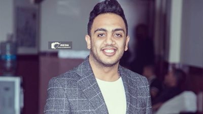 “أوس أوس” يكشف عن موعد عرض “مع كامل إحترامي” وتتر البرنامج (فيديو)