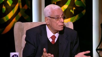 حسام موافي يحذر من قياس الضغط بجهاز “ديجيتال” (فيديو)