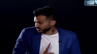 إبراهيم سعيد ينفعل على شيخ الحارة بألفاظ خارجة .. فيديو 