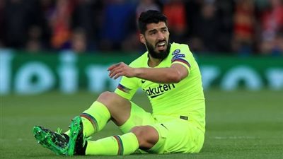 رسميًا.. نجم برشلونة يجري عملية جراحية في الركبة اليمنى