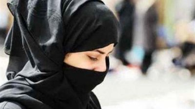 طالبها بخلع النقاب .. طبيب يفكر في ترك مهنته بسبب امرأة مسلمة