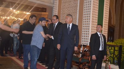 محمد هنيدى ولفيف من قيادات الشرطة يقدمون واجب العزاء فى وفاة عم النائب محمد فؤاد (صور)