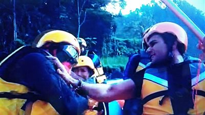 كيف سخر رامز جلال من الفنان آسر ياسين في الحلقة 11 (فيديو)