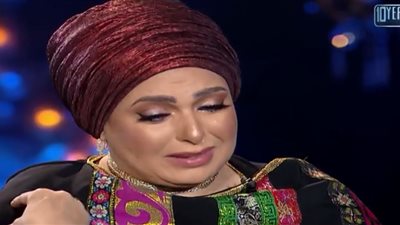 صابرين عن والدها: “حاسة بلمسة ايده على كتفي” (فيديو)