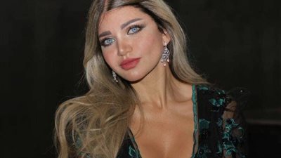 ياسمين الخطيب تغلق التعليقات وتكتفي بــ الدعاء  في أزمتها مع شيخ الحارة.. صورة 