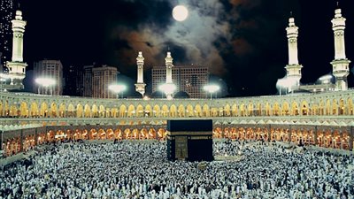 تعامد الشمس على الكعبة أول أيام العيد.. واختفاء ظلها وقت صلاة الظهر