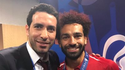 بعد فوز صلاح بكأس دوري أبطال أوروبا.. أبو تريكة: ” مبروك عليك الكرة الذهبية ” (تدوينة)