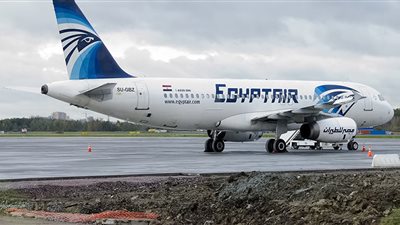 عطل في طائرة مصر للطيران المتجهة من الدمام إلى القاهرة.. واستياء بين الركاب (صورة)