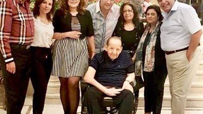 شاهد أحدث ظهور لجورج سيدهم في احتفاله بعيد ميلاده (صور وفيديو)