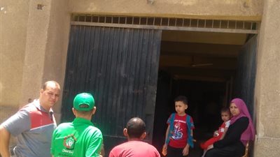 فريق أطفال بلا مأوي بالمنوفية ينقذ مشرد وينقله لدار رعاية (صور)