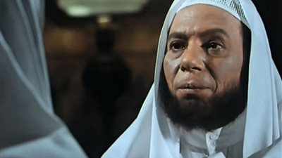 تعرف على الممثل الذي كان مرشحًا لفيلم الإرهابي قبل عادل إمام (فيديو)