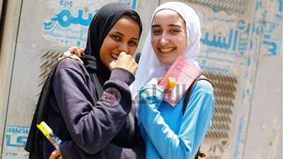 ماعدا الترجمة.. رضا وسط طلاب الثانوية العامة عن امتحان اللغة الأجنبية الأولى