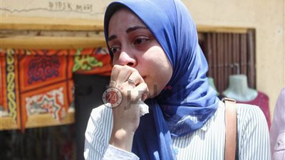 بكاء وانهيار بسبب صعوبة امتحان اللغة الإنجليزية للثانوية العامة