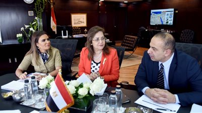 اجتماع بين “التخطيط” و “الاستثمار” لبحث سبل تطوير الاقتصاد المصري