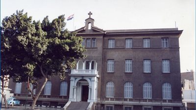 أولياء أمور “الكلية البطريركية” يطالبون بالتحقيق في المخالفات المالية بإدارة المدرسة (صورة)