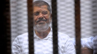 بعد  وفاته بساعات.. هاشتاج “محمد مرسي عميل” يتصدر تويتر (صور)