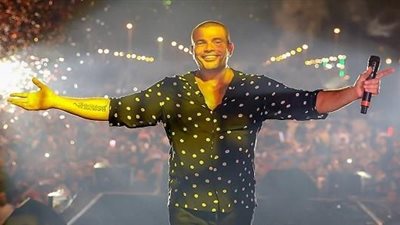 “تخلى عن الدولة في أصعب أوقاتها”.. موقف عمرو دياب من حفل افتتاح كأس الأمم (فيديو)