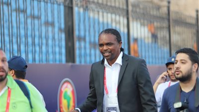 كانو وإيتو وأحمد أحمد وأبوريده على رأس الحاضرين لمتابعة مباراة نيجيريا وبوروندى