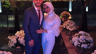 أول رد من زوجة أيمن أشرف على اتهامه مع لاعبى المنتخب بالتحرش بعارضة أزياء (صور وفيديو)