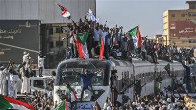 بعد قطعها عن البلاد.. محكمة سودانية تقضى بإعادة خدمة الإنترنت