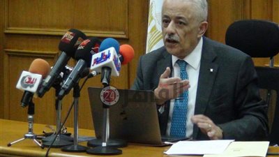وزير التعليم عن تأخر السيستيم في امتحان أولى ثانوي: “حد كان رافع السكينة”
