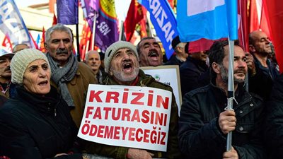 الأزمة التركية تتواصل مع استيعاب اللاجئين