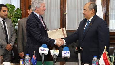 وزير الزراعة يعلن موافقة نيوزيلندا على فتح سوق جديدة للبرتقال المصري