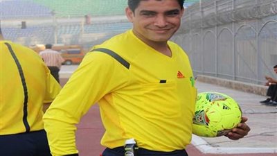 إبراهيم نور الدين حكمًا لمباراة أنجولا وموريتانيا وجهاد جريشه معاونًا له