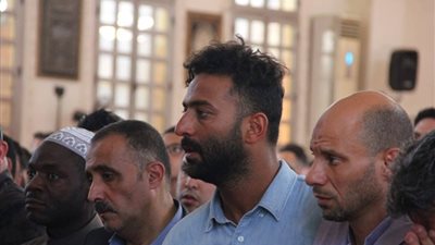 ميدو يوجه رسالة شكر  إلى المعزين في والده