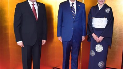 السيسي يشارك في مأدبة عشاء أقامها رئيس الوزراء الياباني