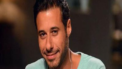  كل سنة وأنت طيب ياصديق البرج السرطانى .. تهنئة من السعدنى لتامر حبيب فى عيد ميلاده