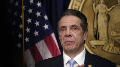 اتهام حاكم نيويورك بالتحرش الجنسي.. وبايدن يطالبه بالاستقالة