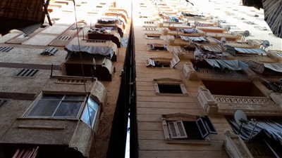 تفاصيل ميل عقار الفلكي بالإسكندرية وإخلائه من السكان وإلزام المالك بلجنة هندسية 