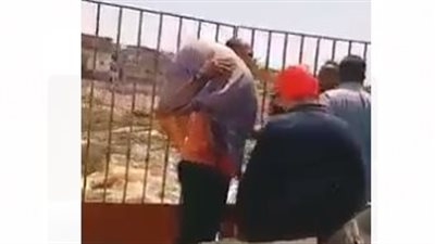 أزمة في النجيلة بعد إصرار مصطفين على دفن كلب بمقابر المسلمين في مطروح (فيديو)