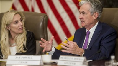 استطلاع: الشركات تراهن على استمرار رئيس المركزي الأمريكي في منصبه