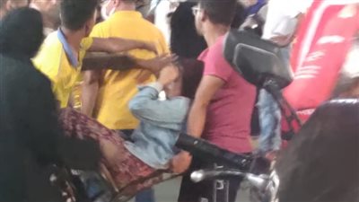 إصابة 5 أشخاص في حادث تصادم بشارع المنيل بالقاهرة (صور)