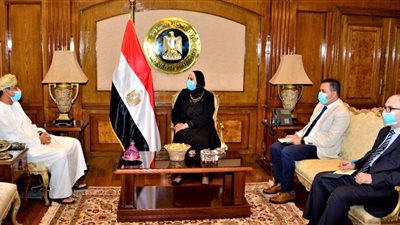 وزيرة الصناعة: نسعى لتعزيز الشراكة الاقتصادية مع سلطنة عمان 