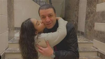 كورونا أثرت على معدتها.. مصطفى كامل يكشف تطورات حالة ابنته