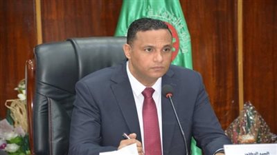 استجابة لـ القاهرة 24.. كشك ومعاش من محافظ الدقهلية للشاب المهدد بالانتحار (فيديو)