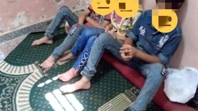 سيبهم يموتوا.. قصة أسرة تركت 4 أطفال في الشارع بالمنوفية (صور)